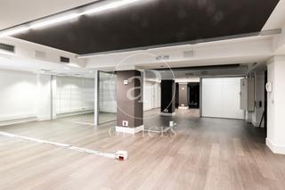 Location Bureau à La Nova Esquerra de l´Eixample. Oficina en alquiler en calle calabria