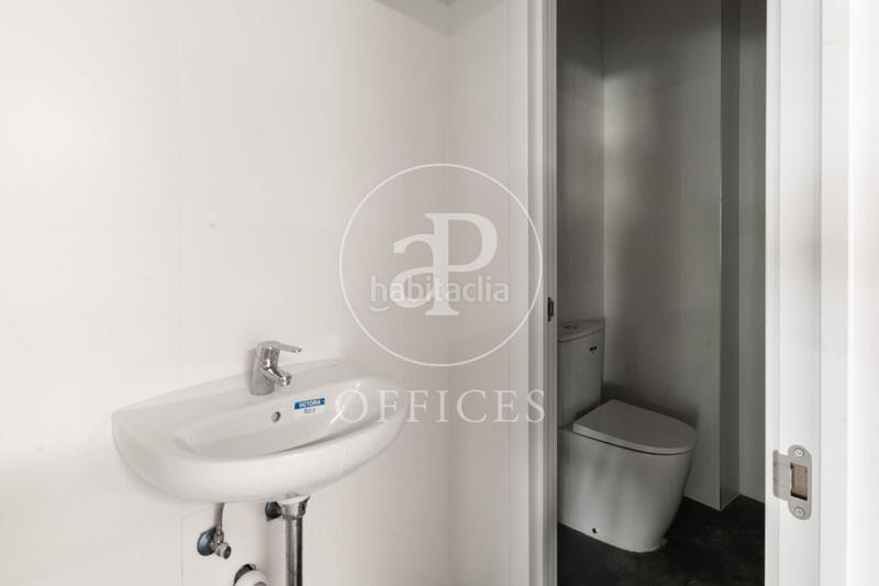 Foto c0bac7e9-b0fd-4df6-9ed5-5a0bc69446f5. Location bureau avec chauffage dans Poblenou Barcelona