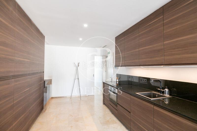 Foto 99799710-8922-42f7-bcca-ad0d6d602675. Affitto ufficio con riscaldamento in Poblenou Barcelona