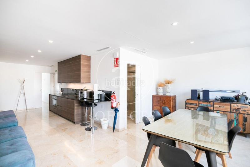 Foto 3dc70d22-f018-4fa4-99a0-e95cd398f022. Alquiler oficina  en alquiler en calle badajoz en Barcelona