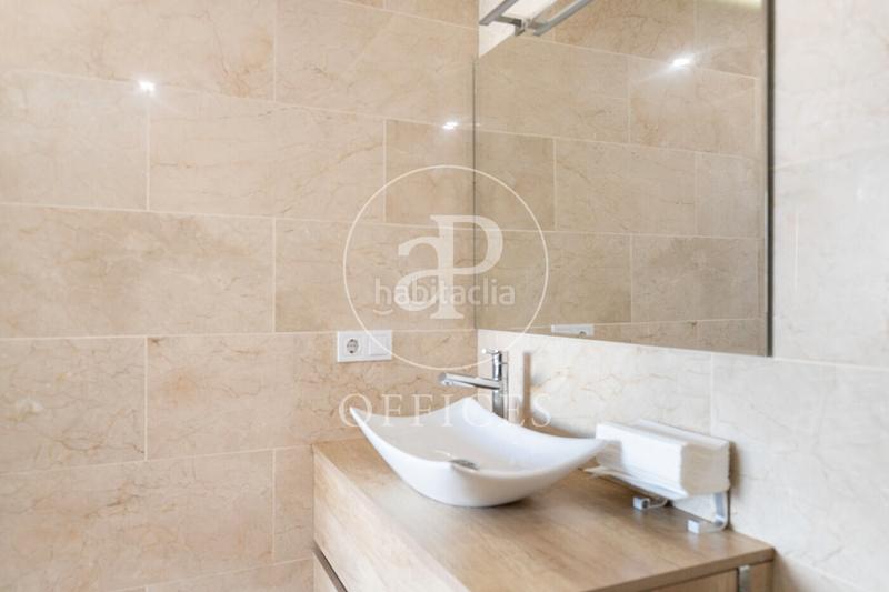 Foto ebb908ae-ffc9-4c3b-976e-cff004182433. Miete büro mit heizung in Poblenou Barcelona