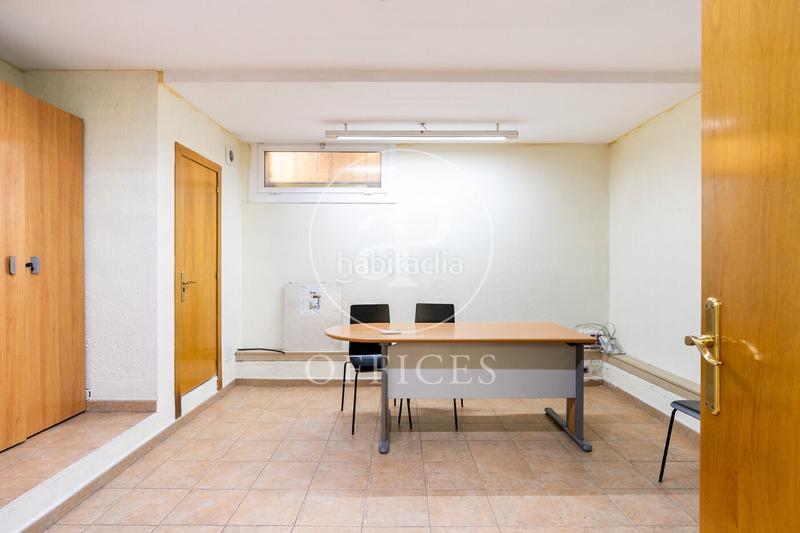Foto b4a8d204-8475-4e0c-afe3-a208aa330b9f. Alquiler oficina  en alquiler en eixample en Barcelona