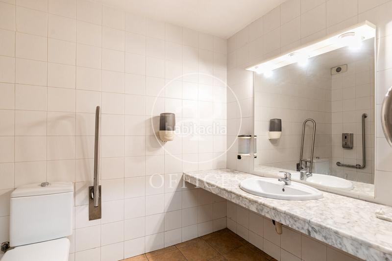 Foto 2931301a-5c9a-41ee-9575-01876ac19a97. Lloguer oficina amb calefacció a Raval Barcelona