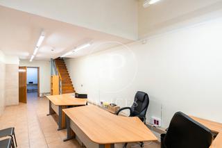 Rent Office space  Carrer de joaquín costa. Oficina en alquiler en eixample