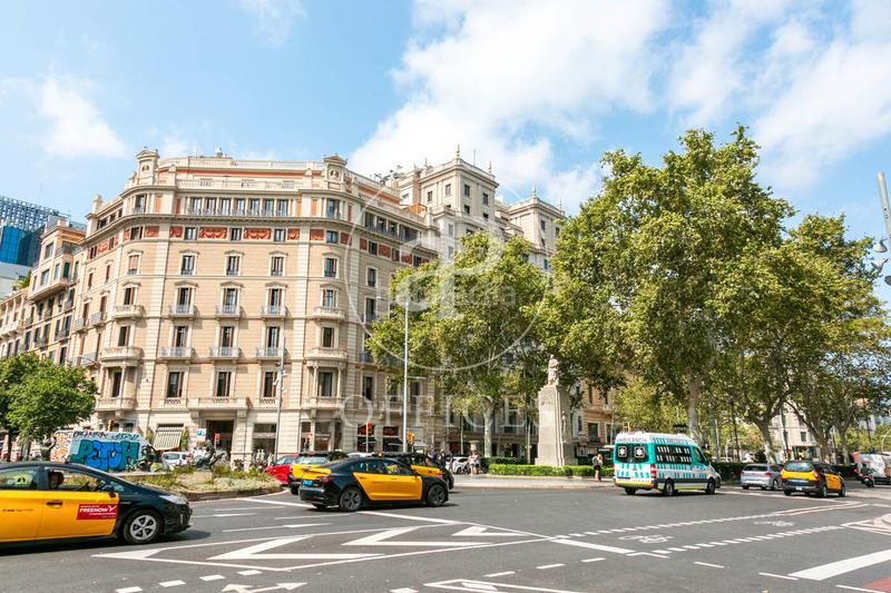 Foto a6be431b-621d-4bb7-9272-9bdeca96cc6c. Alquiler oficina s en alquiler junto a plaza catalunya en Barcelona