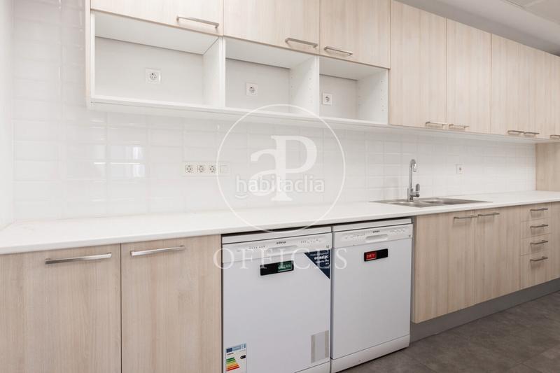 Foto 16e83ced-c330-414a-a779-5eaf55120fb6. Lloguer oficina a Gòtic Barcelona