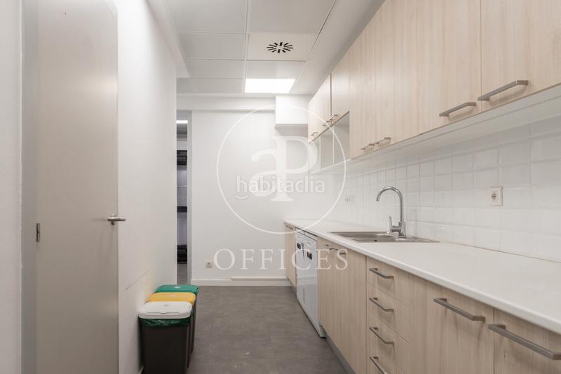 Foto 8faa2464-922f-4036-900b-79779448de5f. Lloguer oficina a Gòtic Barcelona