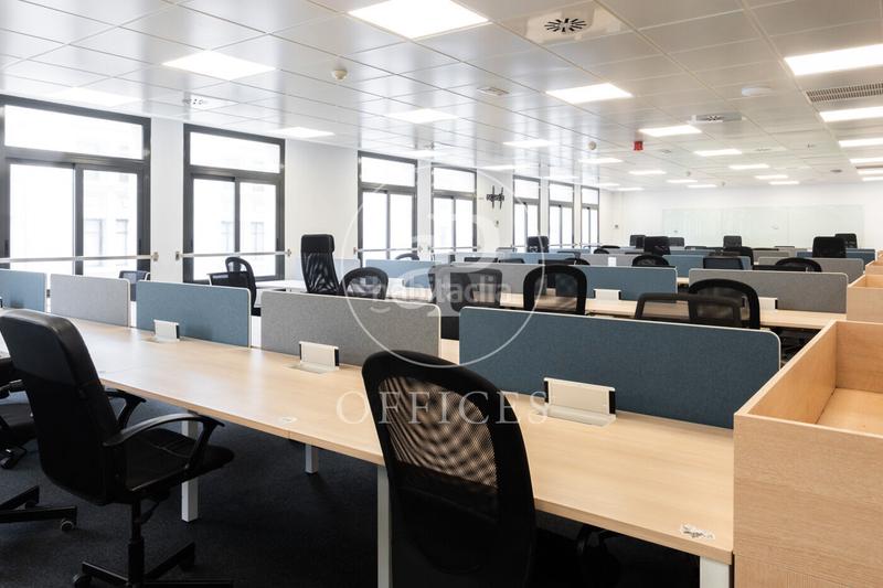 Foto 923f0139-d300-45b1-bcc9-f50935feb72a. Lloguer oficina a Gòtic Barcelona