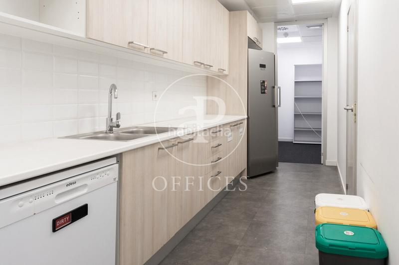 Foto 4e38fed0-d0ac-46d8-9519-607df59f2d17. Miete büro in Gòtic Barcelona