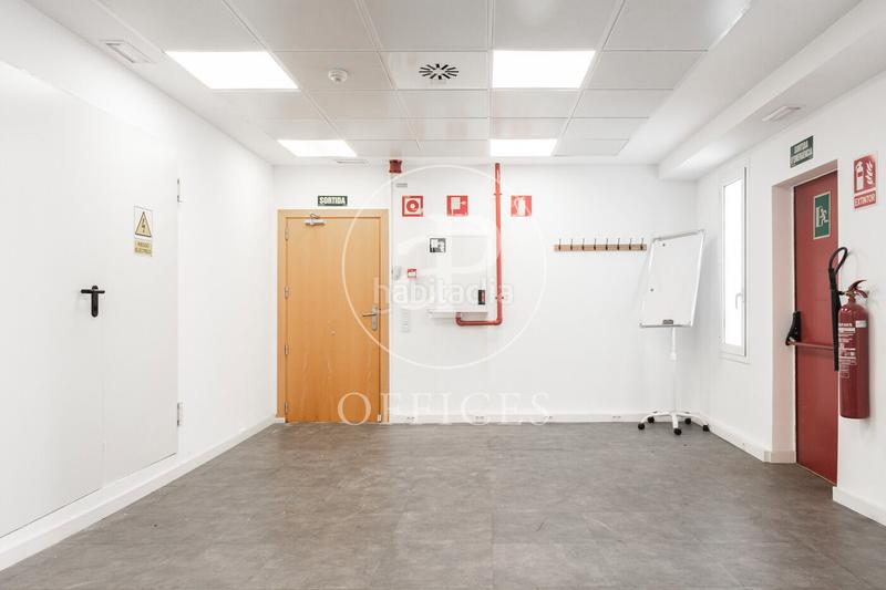 Foto fd25cc25-4216-43a2-8e92-510dc922f4df. Miete büro in Gòtic Barcelona