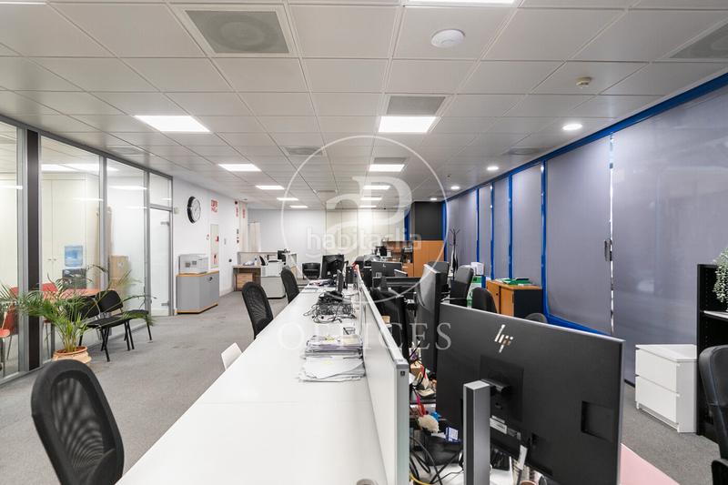 Foto 7f06685c-adaf-4f2e-b0d6-5e65605e5e53. Location bureau avec chauffage dans Montigalà Badalona