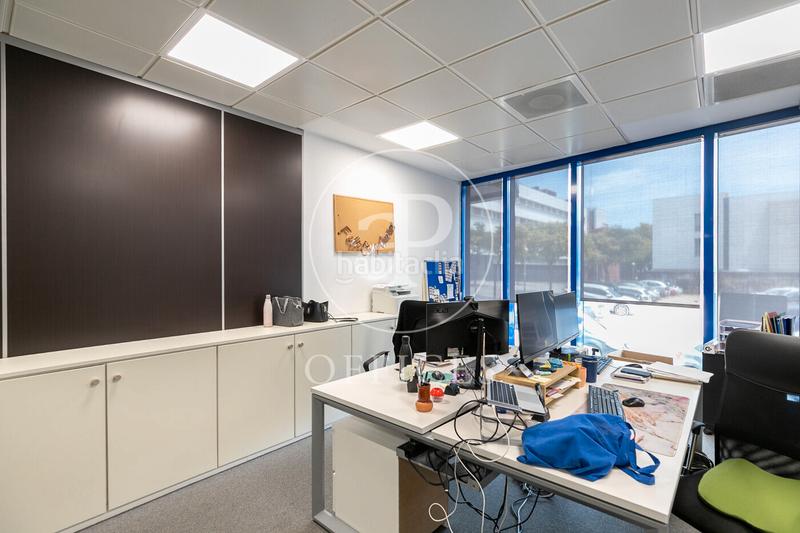 Foto 0338bcf3-fd26-4757-a176-32d848196b4b. Rent office space with heating in Montigalà Badalona