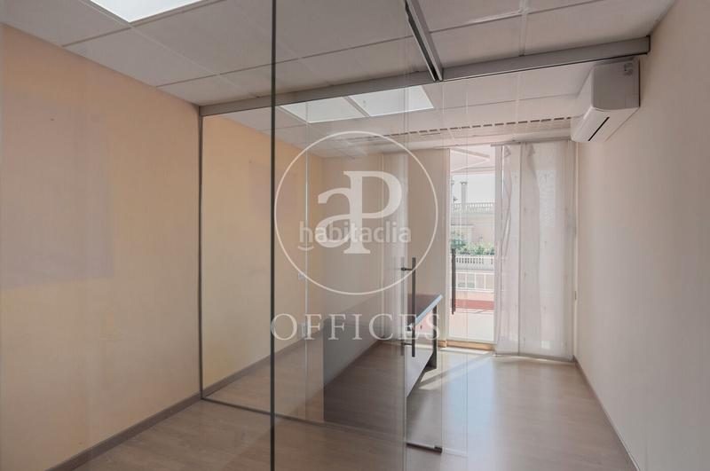 Foto b29df6b2-8597-4871-bccf-b63d4d11e944. Location bureau avec chauffage dans Dreta de l´Eixample Barcelona