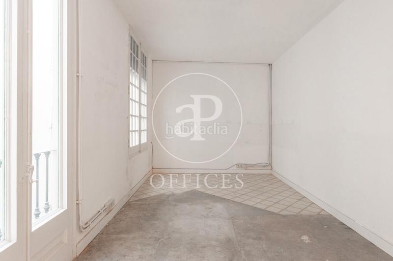 Foto d895b821-3d43-45d9-a916-23bc81ae5377. Affitto ufficio con riscaldamento in Gòtic Barcelona