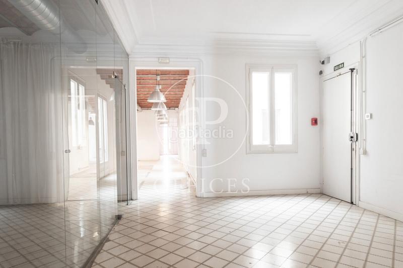 Foto 14641102-db3a-4466-92ff-c9cdf280d4ca. Alquiler oficina  de uso mixto en alquiler en portal del ángel en Barcelona