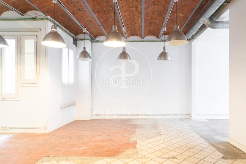 Foto 7b5d0e04-bd8d-4378-a4a1-d68658c4c99b. Miete büro mit heizung in Gòtic Barcelona