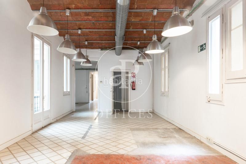 Foto 4bb26529-119c-4df9-aca3-0f2c5a192878. Rent office space with heating in Gòtic Barcelona