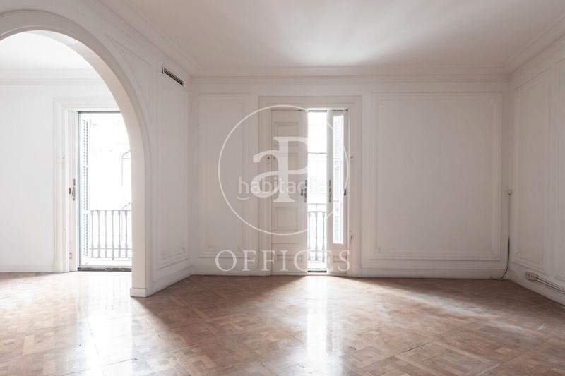 Foto 7406a303-0e44-4b8e-9c56-4822b3660ed4. Rent office space with heating in Gòtic Barcelona