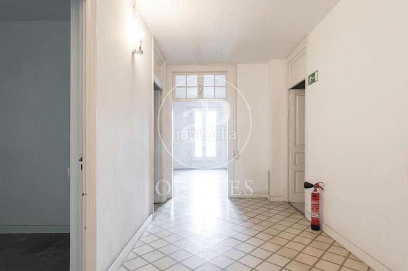 Foto 7f03b840-46d3-408a-9835-f152fcf4c4f6. Rent office space with heating in Gòtic Barcelona