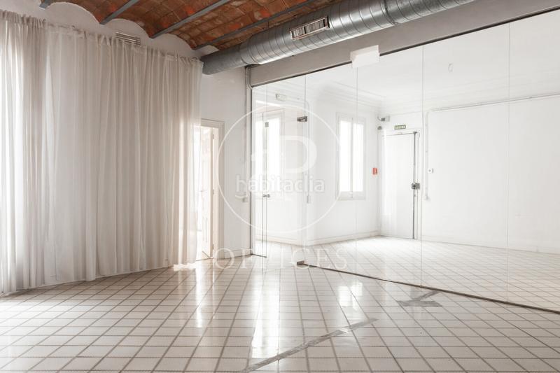 Foto a3702a7e-bb0e-469b-9eab-2fd52a7d2807. Rent office space with heating in Gòtic Barcelona