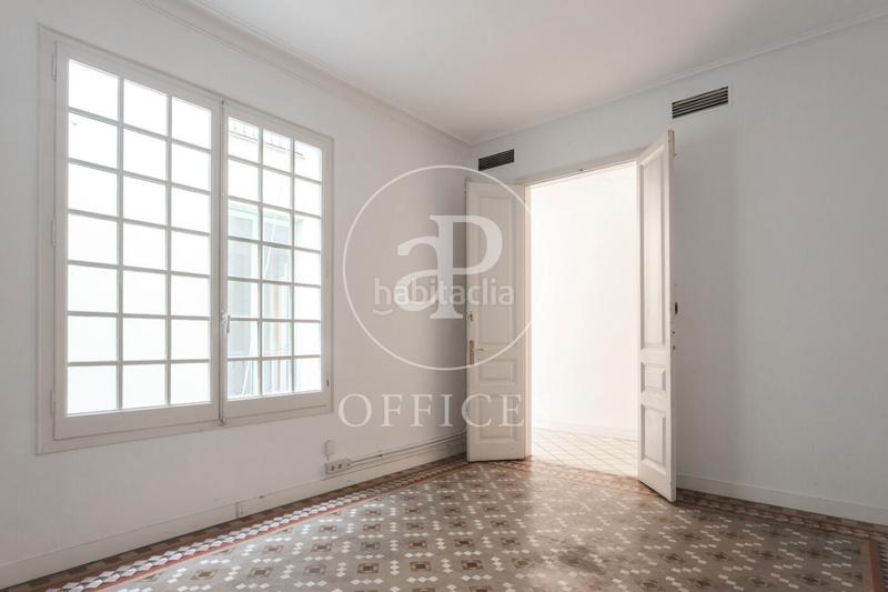 Foto b1118fbd-d2ec-40a1-8813-807d9a7265ca. Rent office space with heating in Gòtic Barcelona