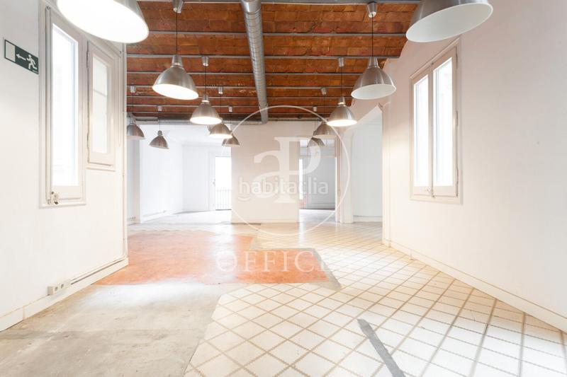 Foto c27147fc-eea2-446f-a876-3ea0b7b55e71. Rent office space with heating in Gòtic Barcelona