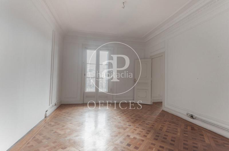 Foto c8932c69-f665-4cd1-9719-5920fdf091f0. Rent office space with heating in Gòtic Barcelona