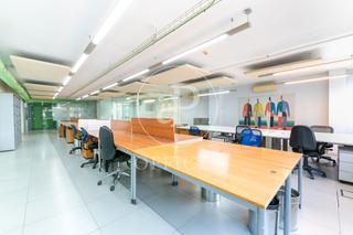 Rent Office space  C. d'àlaba. Oficina en alquiler en calle álava