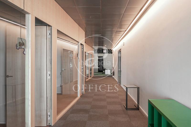 Foto cdf7e42f-bc3e-40f3-862a-7409b4777b2a. Alquiler oficina  en alquiler en 22 plug play en Barcelona