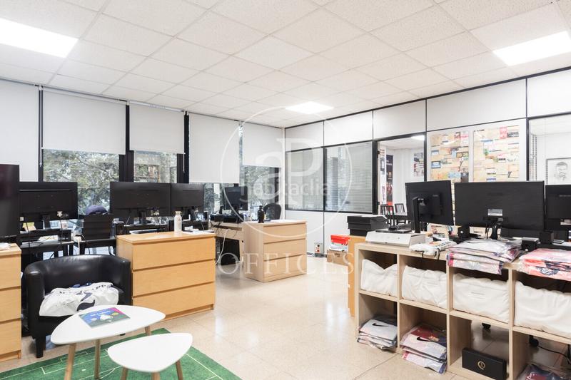 Foto 1face634-4d92-43ec-81ca-7d75bd94ebfc. Oficina  en venta en passeig joan de borbó en Barcelona