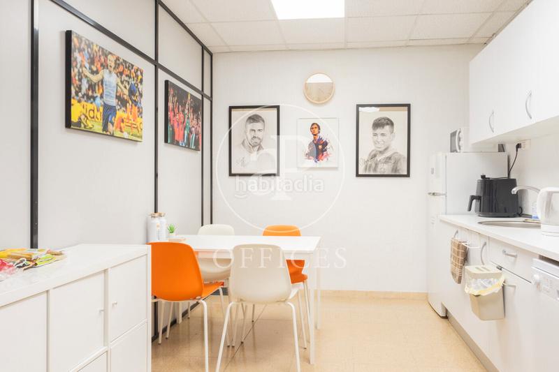 Foto 3dab54f5-6e47-47c2-b3ff-44ec417246e7. Oficina  en venta en passeig joan de borbó en Barcelona