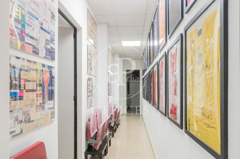 Foto 5e48af1b-e289-4681-a3c5-f13e9f7135f5. Oficina  en venta en passeig joan de borbó en Barcelona