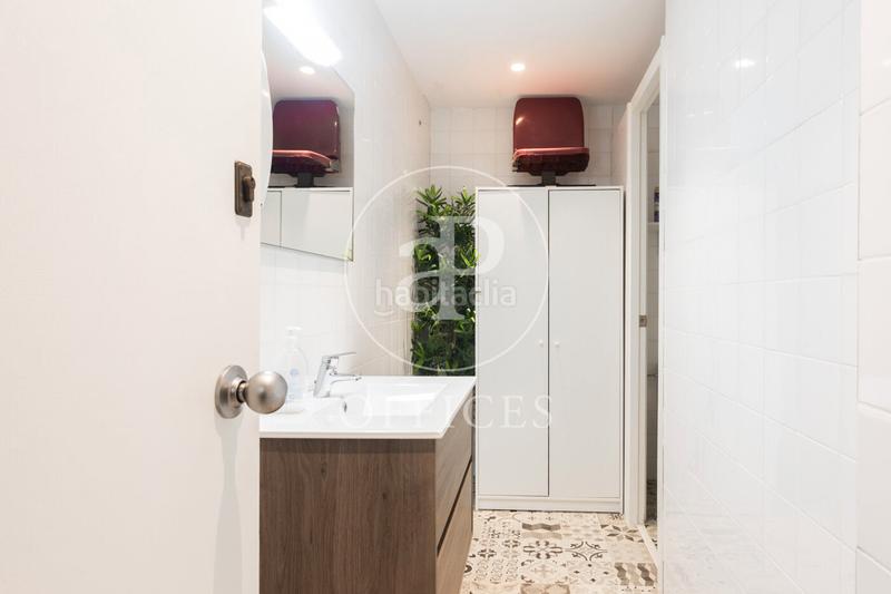 Foto 781ac4be-7c0c-470b-9f43-33b1807a87b0. Oficina  en venta en passeig joan de borbó en Barcelona