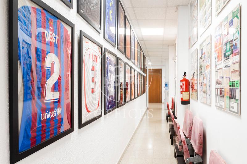 Foto a256c8ef-8573-4ab2-b4e4-371cf7b61b8f. Oficina  en venta en passeig joan de borbó en Barcelona