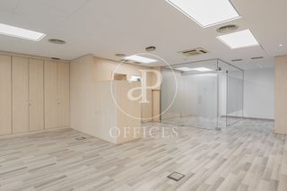 Miete Büro  Gran via de les corts catalanes. Oficina en alquiler en eixample