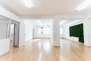 Rent Office space  Carrer del rosselló. Oficina en alquiler en calle rosselló