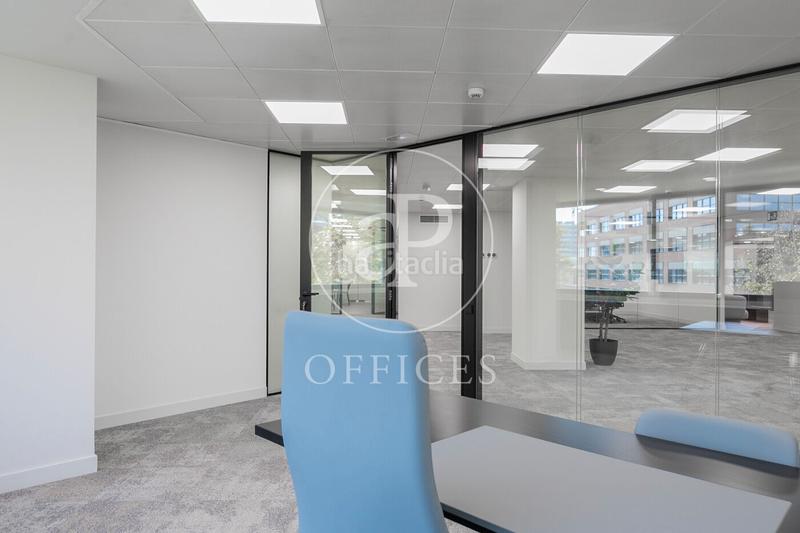 Foto 1f10af3b-e566-43f9-9bb2-42ec2a8fc467. Lloguer oficina amb calefacció a El Parc i la Llacuna del Poblenou Barcelona