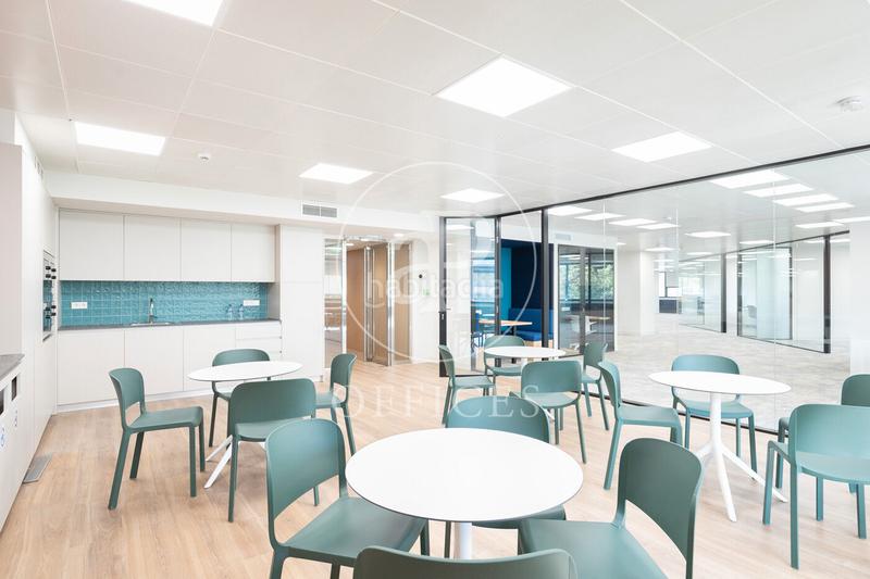 Foto b4bd061b-a495-4e7e-9363-245595d81e7d. Lloguer oficina amb calefacció a El Parc i la Llacuna del Poblenou Barcelona