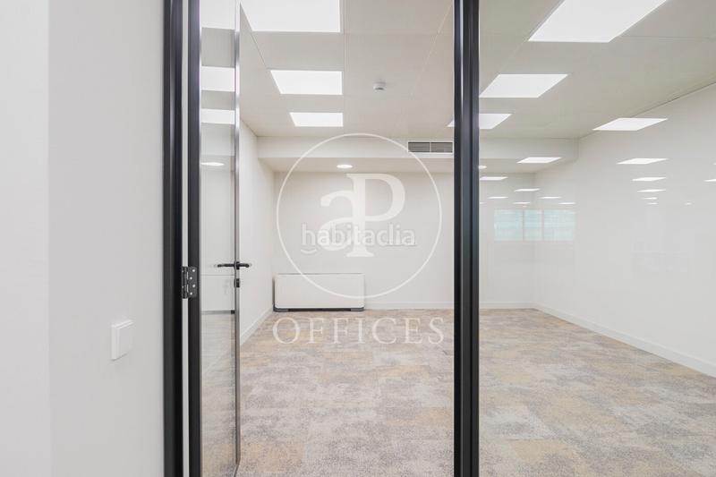 Foto bf2bb374-fa06-4525-9d81-c71584935637. Location bureau avec chauffage dans El Parc i la Llacuna del Poblenou Barcelona