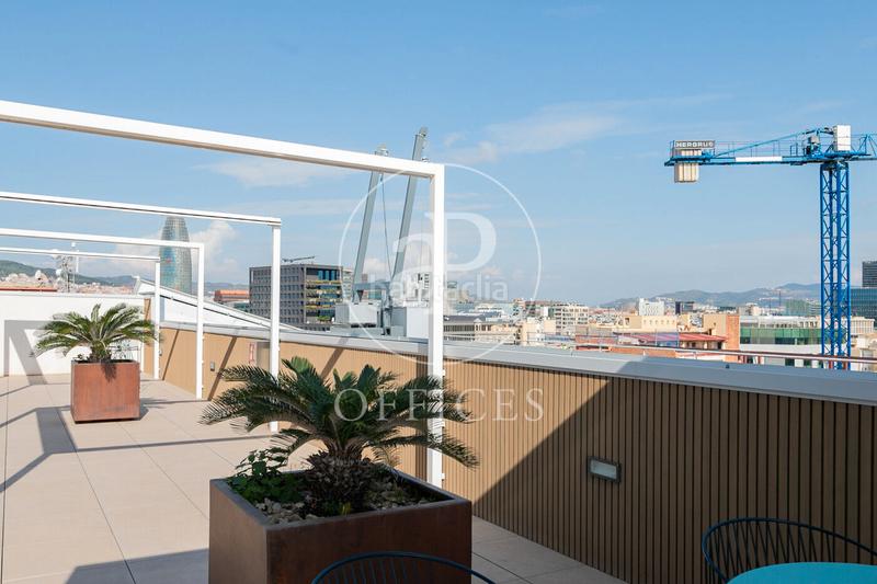 Foto 3af7b4fa-253b-43ca-8492-0e8538413c1a. Miete büro mit heizung in El Parc i la Llacuna del Poblenou Barcelona