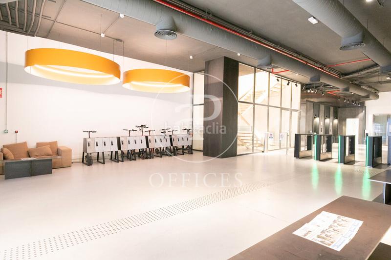 Foto 56175065-95b8-4ecb-bd2a-be52ab69df4d. Rent office space with heating in El Parc i la Llacuna del Poblenou Barcelona