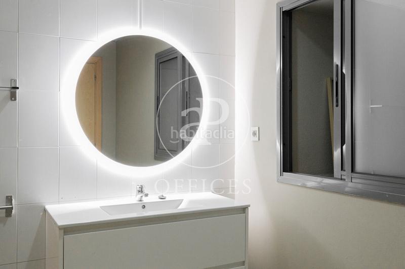 Foto c2b583e4-beb7-417e-b3b1-e4afb5a3ae87. Alquiler oficina  en alquiler en eixample en Barcelona