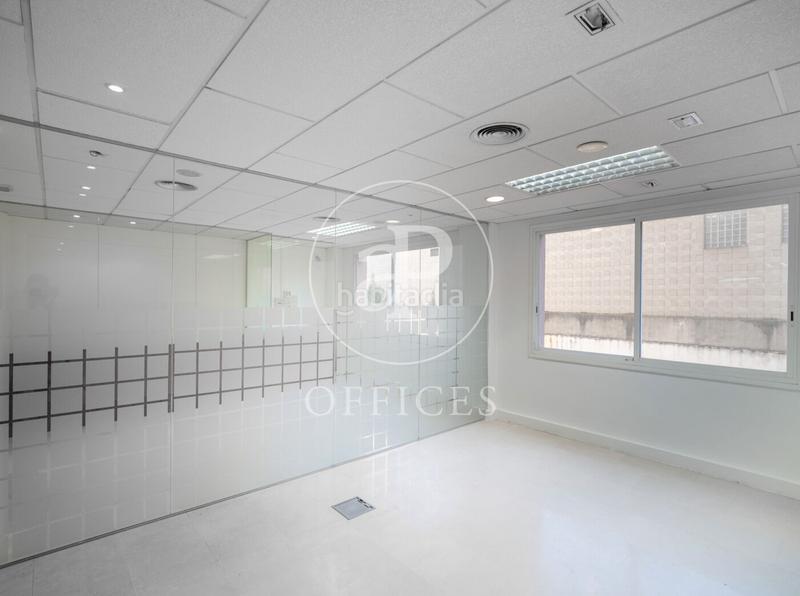 Foto 205be3e1-be67-464c-aafe-989b2b15fa0a. Rent office space with heating in Putget - Farró Barcelona