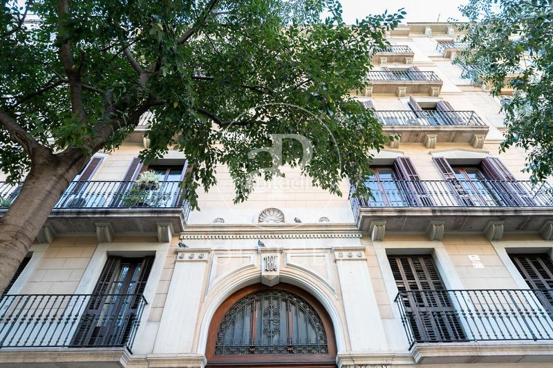 Foto d4a61f4c-9be3-4057-8919-55ce57d0dc88. Alquiler oficina  en alquiler en calle valencia con rambla catalunya en Barcelona