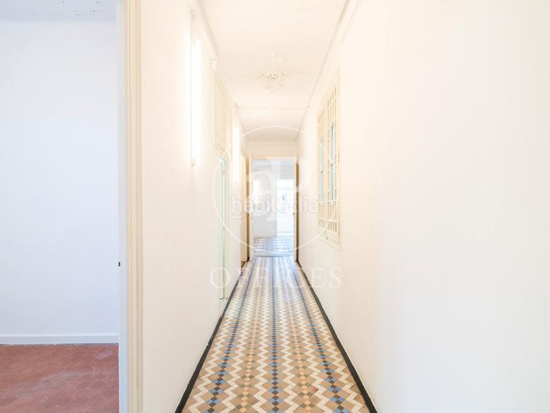 Foto abbf54f8-1238-46ab-b250-9d1dc04aac71. Miete büro mit heizung in Dreta de l´Eixample Barcelona