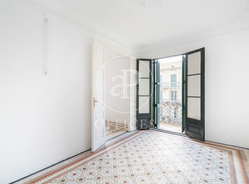 Foto 5dfb3a21-8780-40fa-bac3-310abacb5593. Rent office space with heating in Dreta de l´Eixample Barcelona