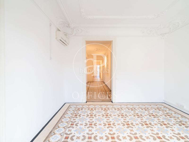 Foto 72843198-b3b2-441d-805f-34329b86d346. Rent office space with heating in Dreta de l´Eixample Barcelona