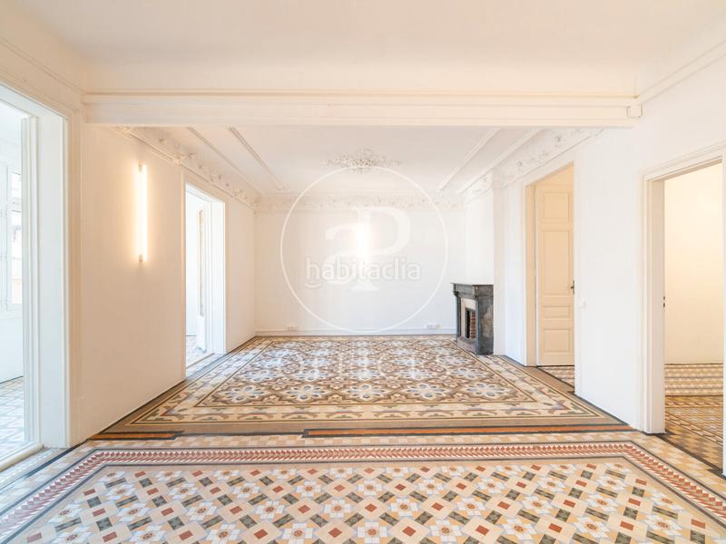 Foto eea2501f-6897-497b-9ea8-4ef012d8b3ca. Rent office space with heating in Dreta de l´Eixample Barcelona