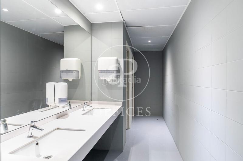 Foto 0bf8529c-a01f-4539-95a1-b0dae541cce9. Alquiler oficina  en alquiler en zona franca en Barcelona