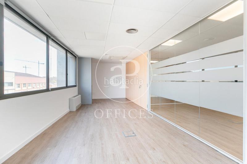Foto 0ed009dd-b554-46e4-ba49-4f99e4bdaa0d. Alquiler oficina  en alquiler en zona franca en Barcelona